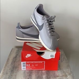 Nike Cortez Leather sneakers!